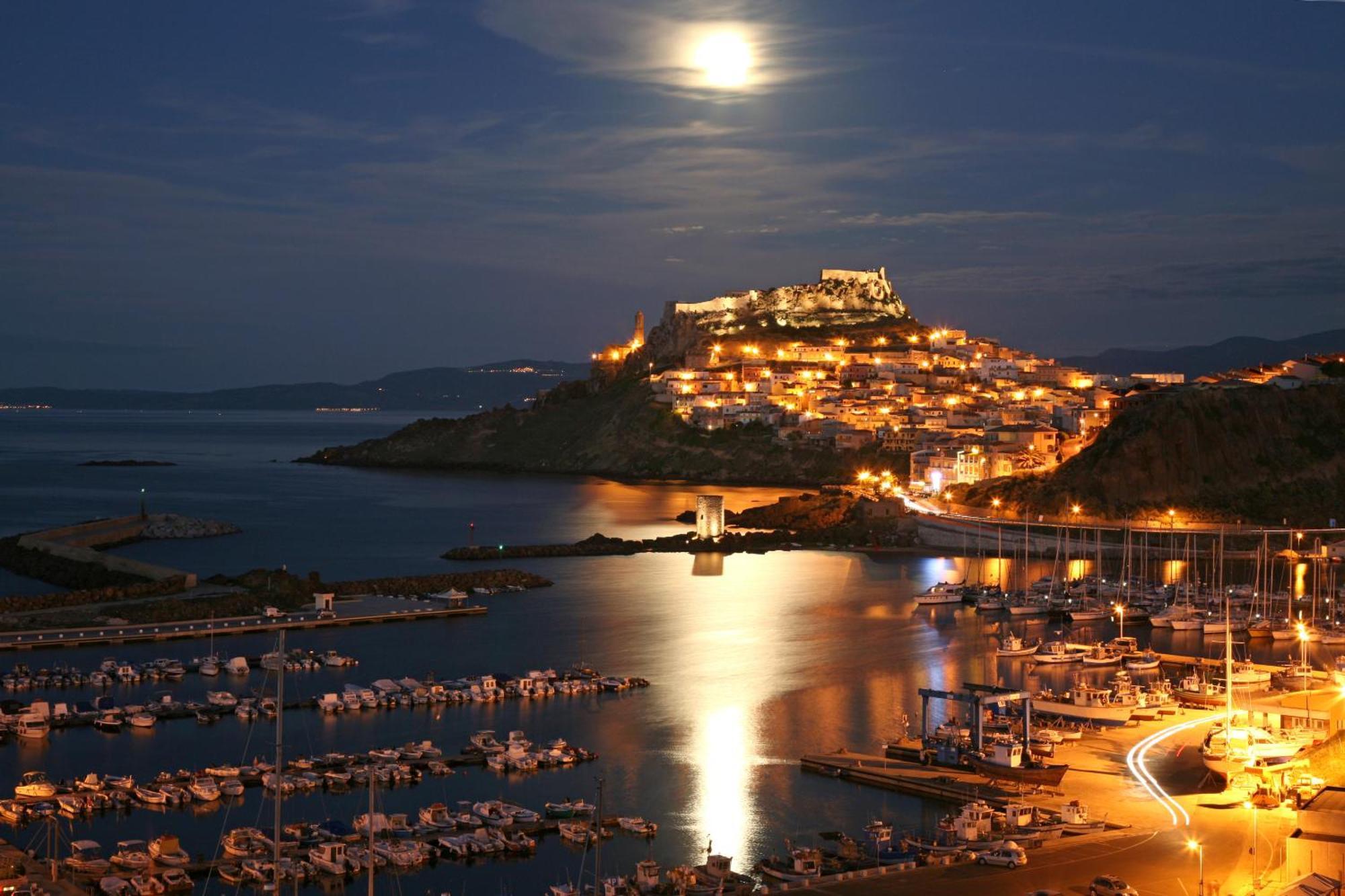 The Square Castelsardo Hotel Exterior photo